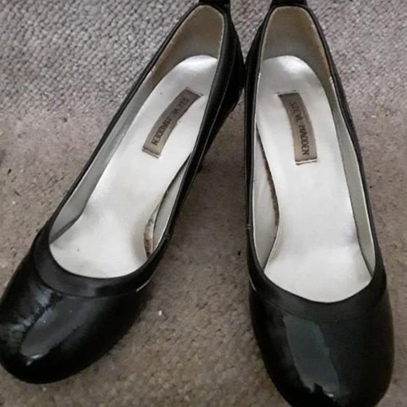 Steve Madden Black Pumps